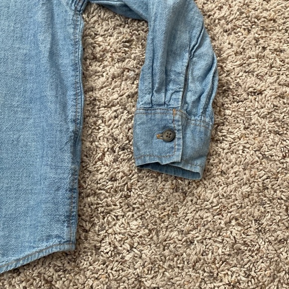 Little Boys Charmbray Button Down Shirt in size 5 - Picture 5 of 5